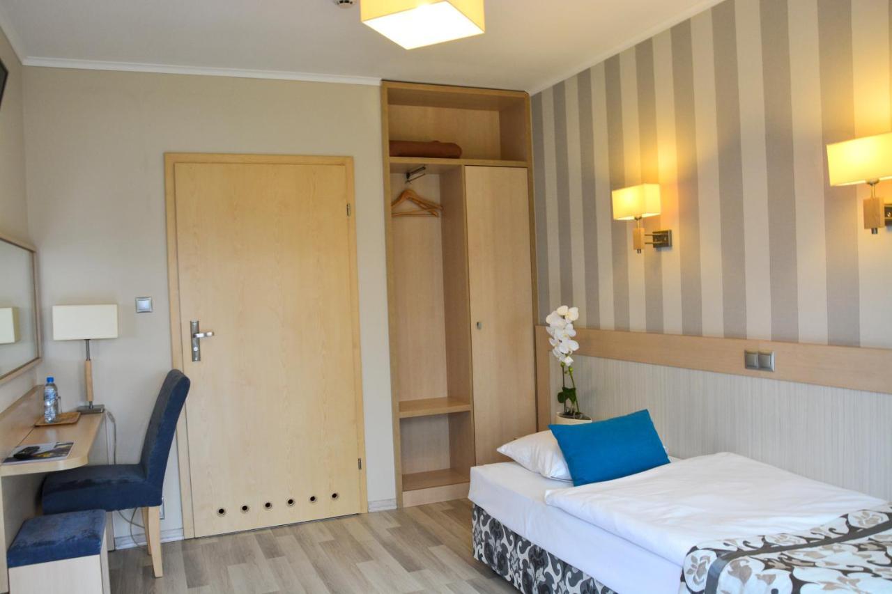 Restauracja 32 Motel Gryfice Extérieur photo