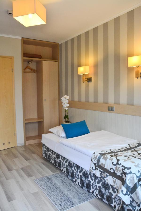 Restauracja 32 Motel Gryfice Extérieur photo